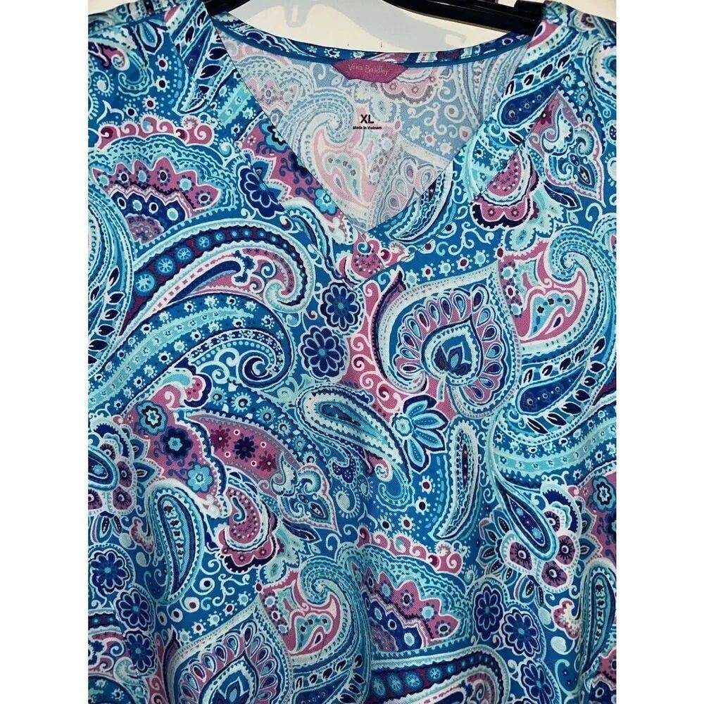 Vera Bradley Women's XL Indigo Paisley V-Neck Scrub Top